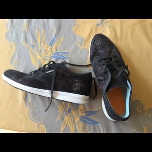 Reebok sneakerssize 9